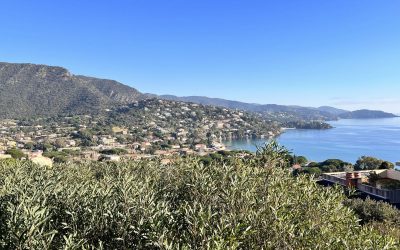 L&rsquo;été au Lavandou : événements, couchers de soleil et soirées face à la mer